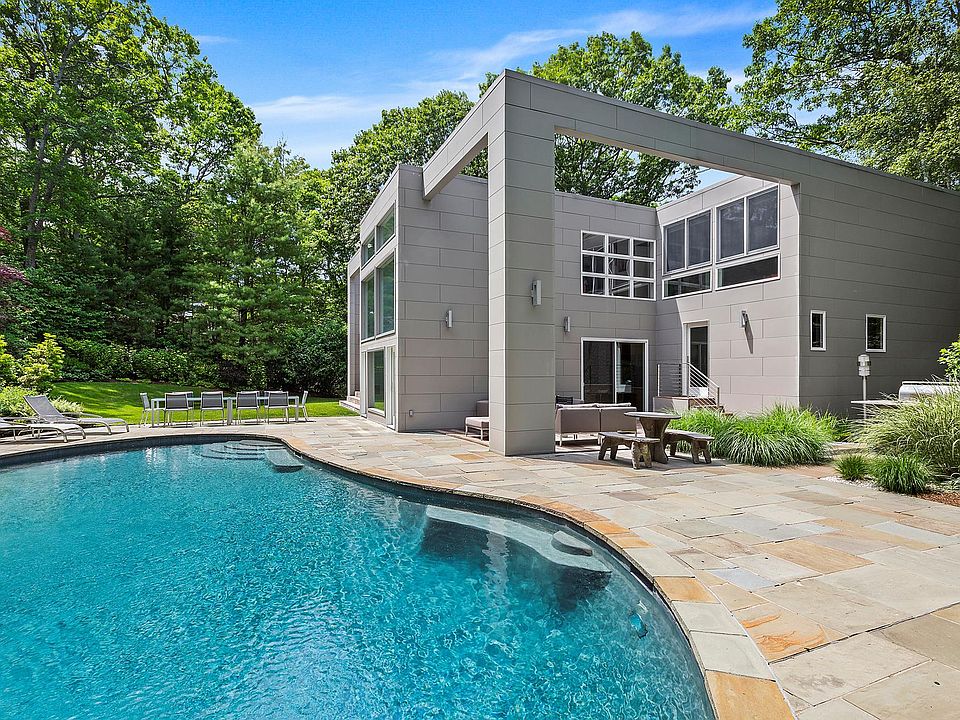 1st image of 21 White Oak Ln