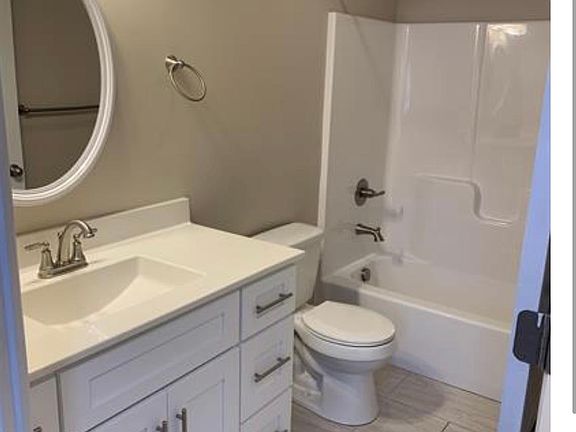 4th image of 120 Ashkirk Ln