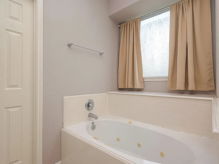 5203 Heatherdawn Ct — Photo 27