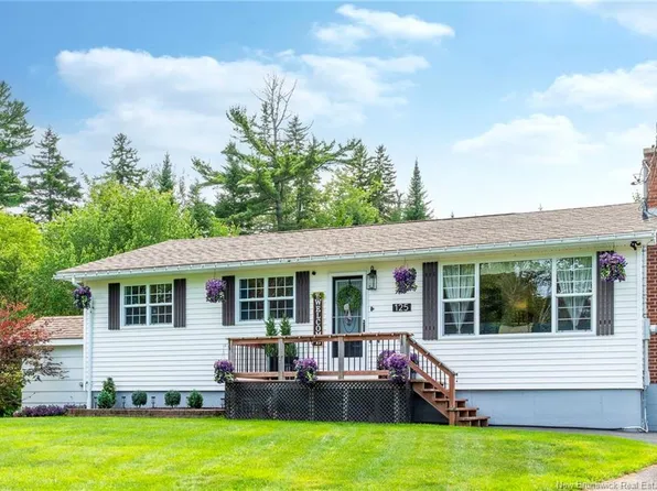 125 Inglewood Dr, Grand Bay Westfield, NB E5K 2E4