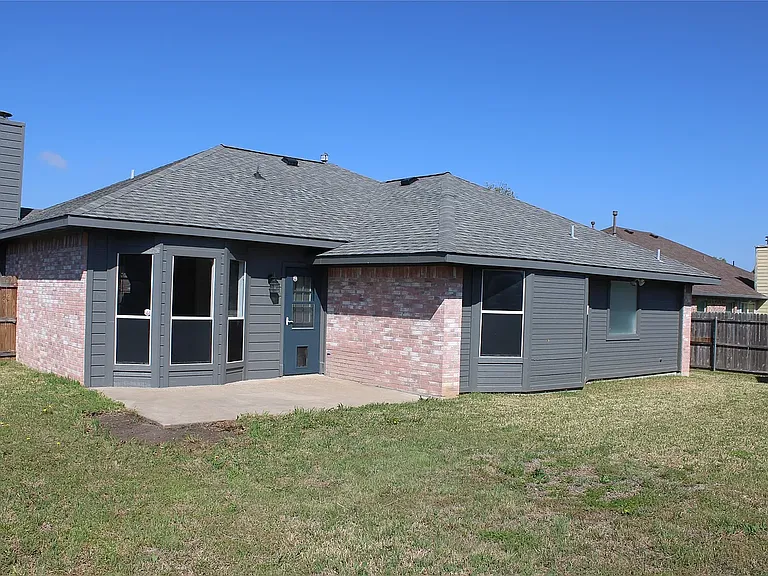 518 Morningside Ct — Photo 18