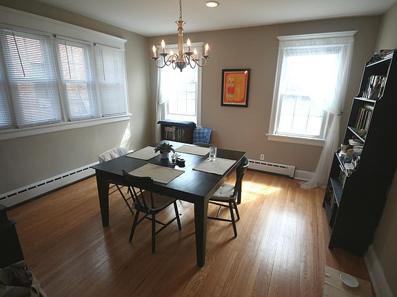 3rd image of 2619 E Kenwood Blvd