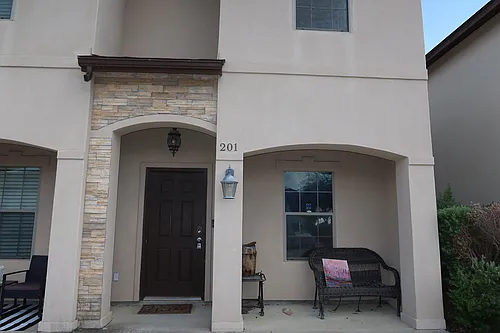 602 Basswood Dr #201 Photo 1