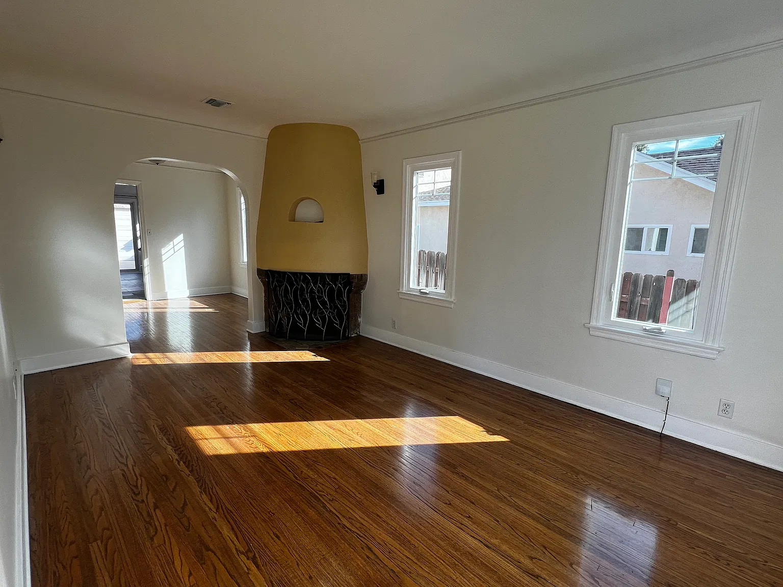 2 bed, 875 sqft, $3,250 — Photo 2