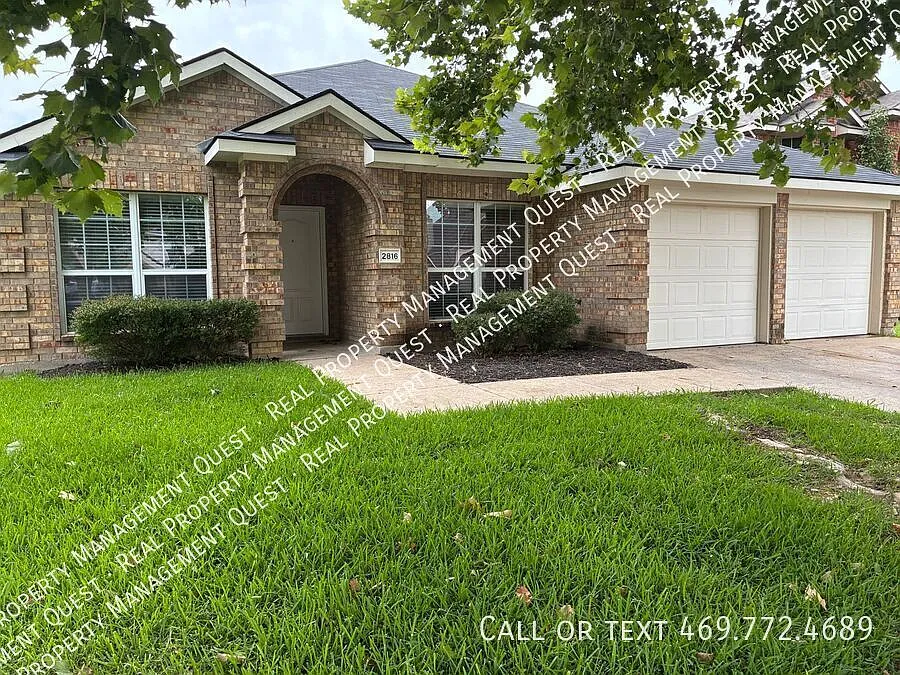 2816 Blue Heron Dr