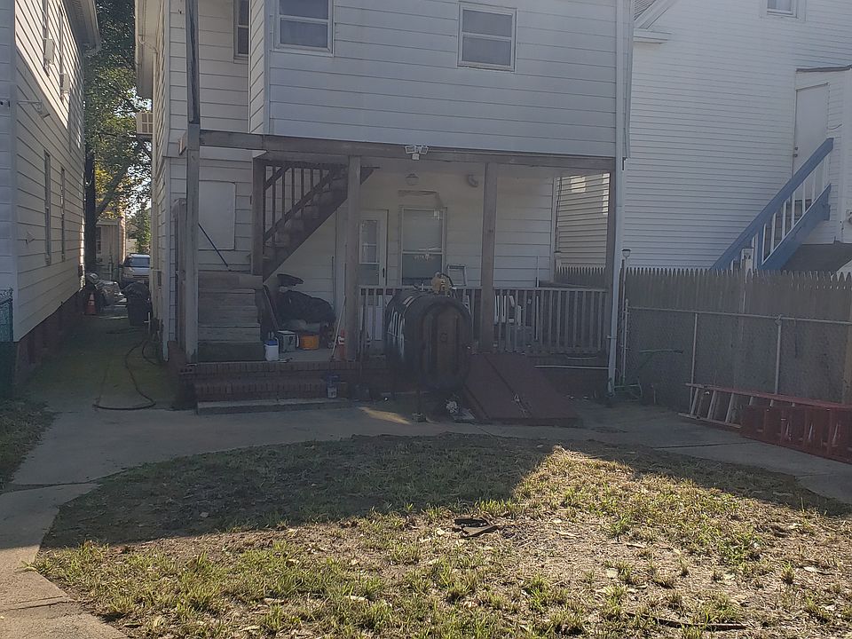 2nd image of 659 Charles St