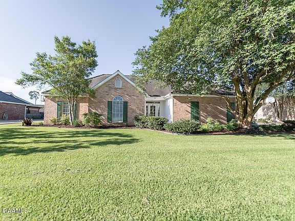 4th image of 13 Bayou Oaks Dr