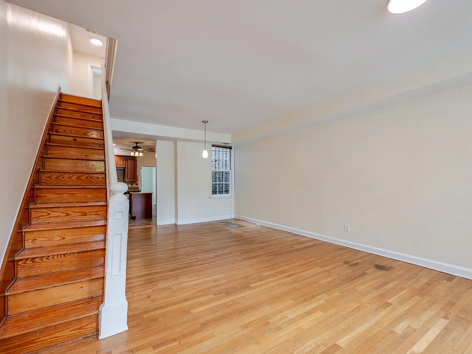 3 bed, 1600 sqft, $3,100 — Photo 4