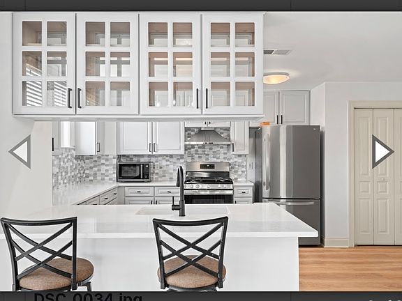 4th image of 121 Meadowmont Village Cir #121