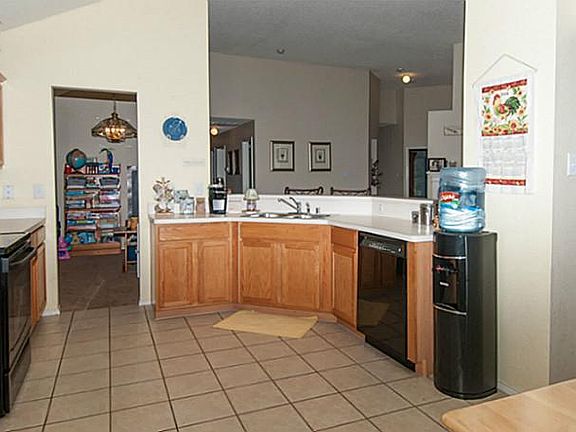 3rd image of 130 Berkley Dr