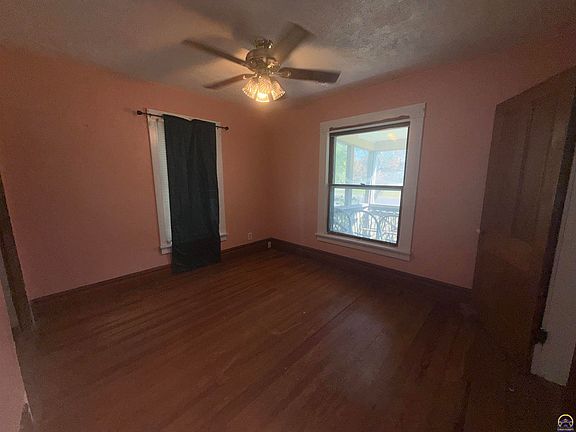5th image of 437 Whiting St