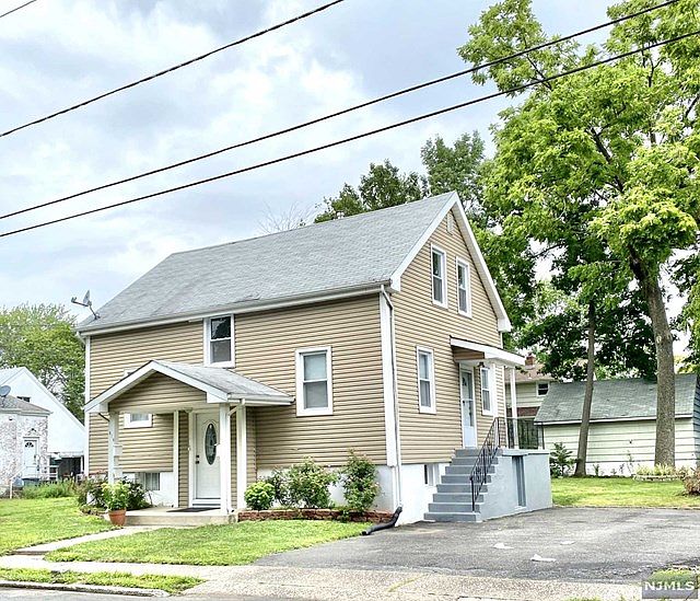 1st image of 8-19 Lake St