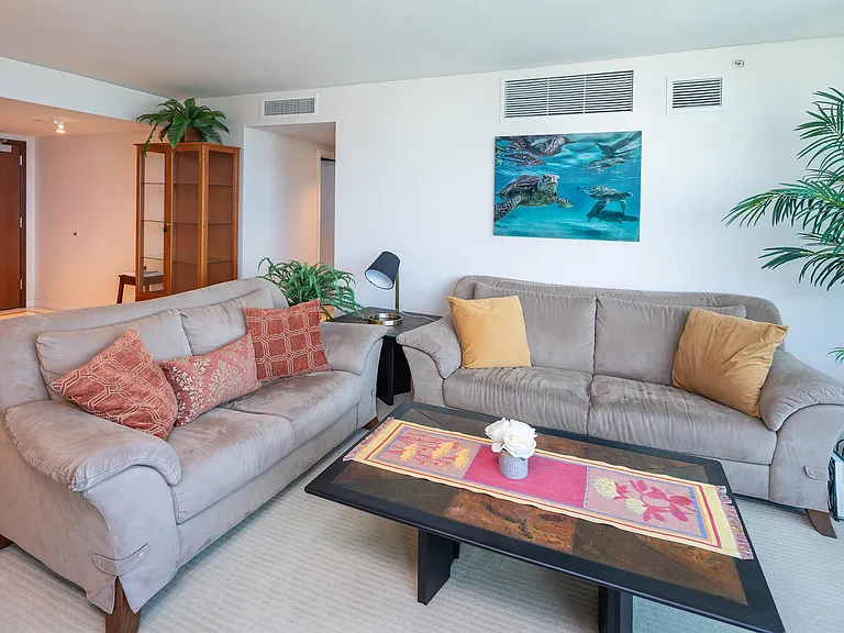 1177 Queen St #4106-1 — Photo 4