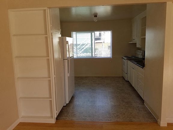 5th image of 22412 Rockaway Ln