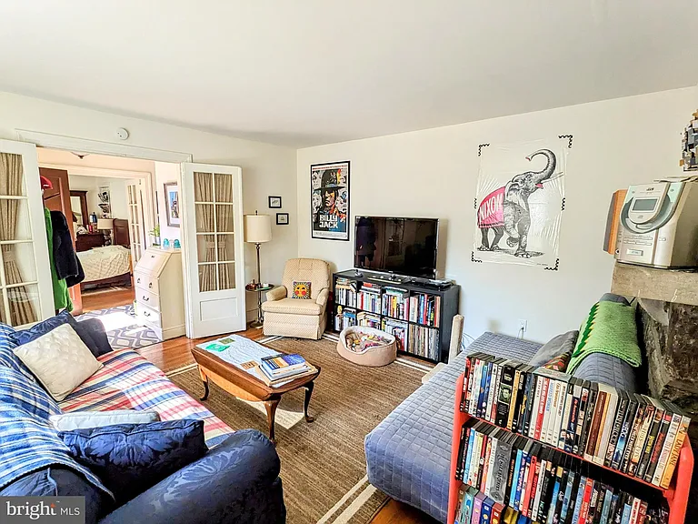 920 E Railroad Ave #A — Photo 3