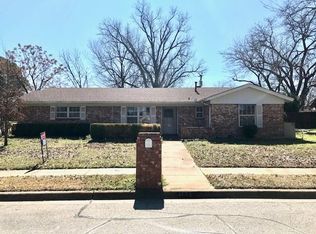 1820 Knoxville Dr, Bedford, TX 76022