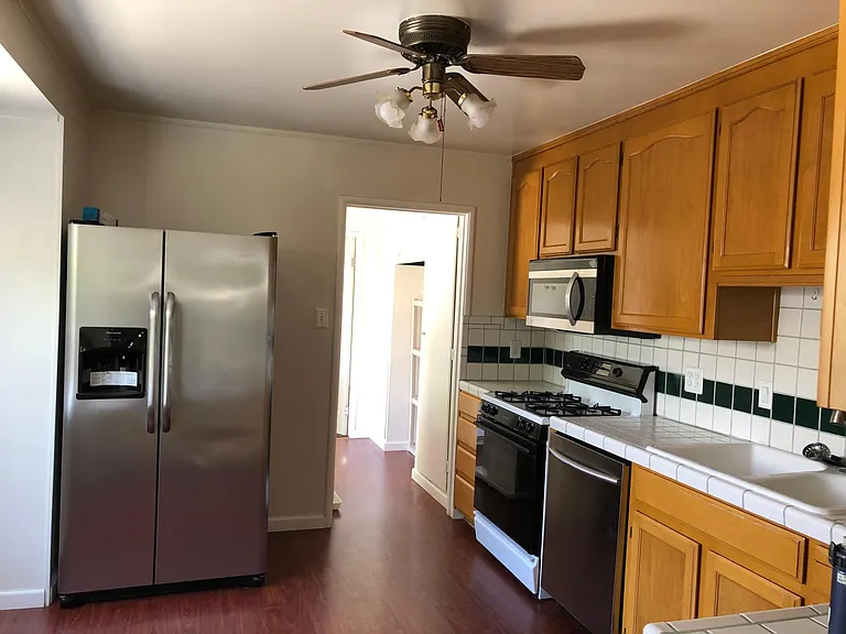 419 Roosevelt Ave — Photo 10