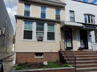 7111 69th Pl, Ridgewood, NY 11385