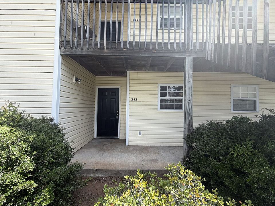 1st image of 101 Hall St APT 212