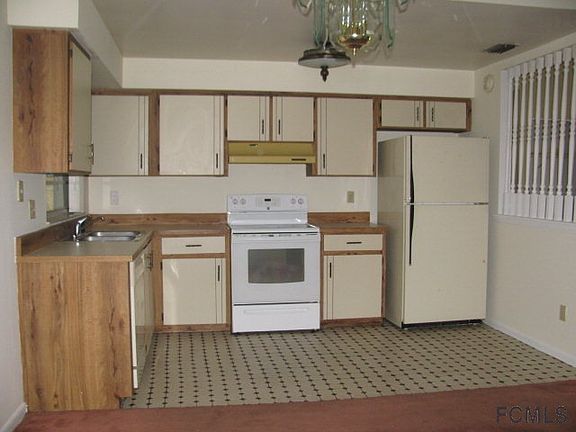 2nd image of 12 Blakefield Dr