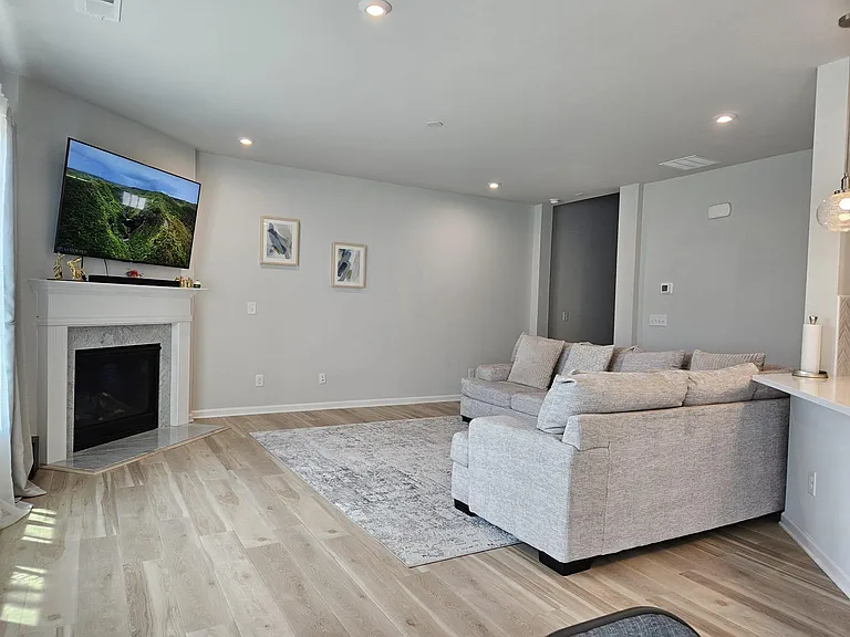 2640 Quarterdeck Dr — Photo 6