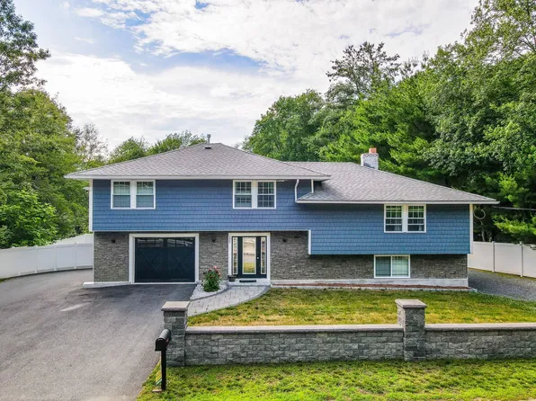 230 North St, Tewksbury, MA 01876