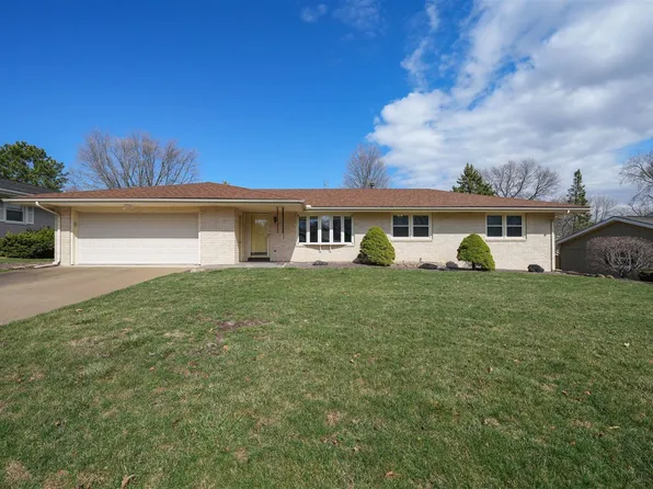 212 Riss Dr, Normal, IL 61761