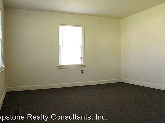 2nd image of 302 Huff Cir