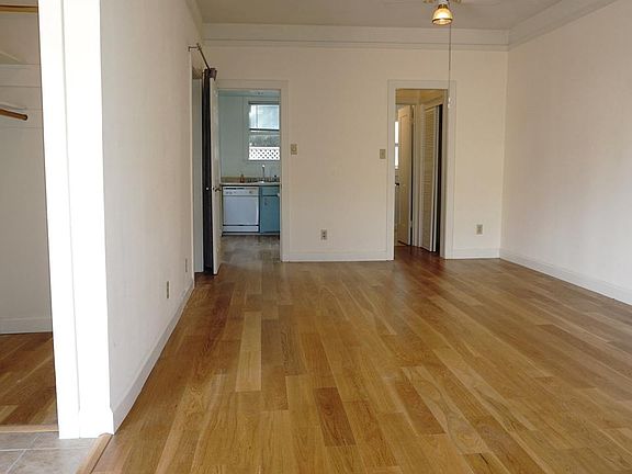 2nd image of 712 Linden Ave #A