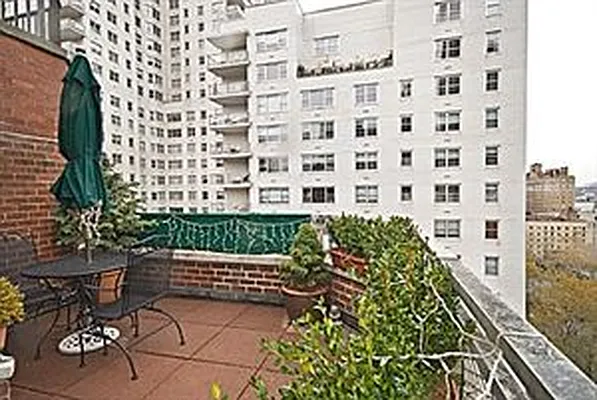 Sold by Douglas Elliman | media 17