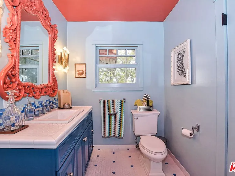2172 Argyle Ave — Photo 24