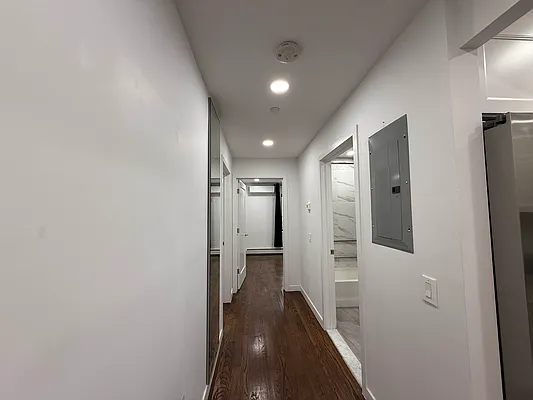 Rented by Astoria Realty | media 6