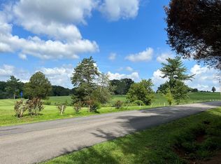 1281 Golf Course Rd, Newport, TN 37821