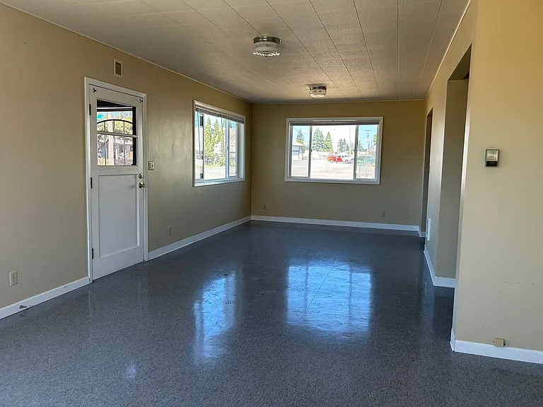 1186 NE Alpine Ave — Photo 22