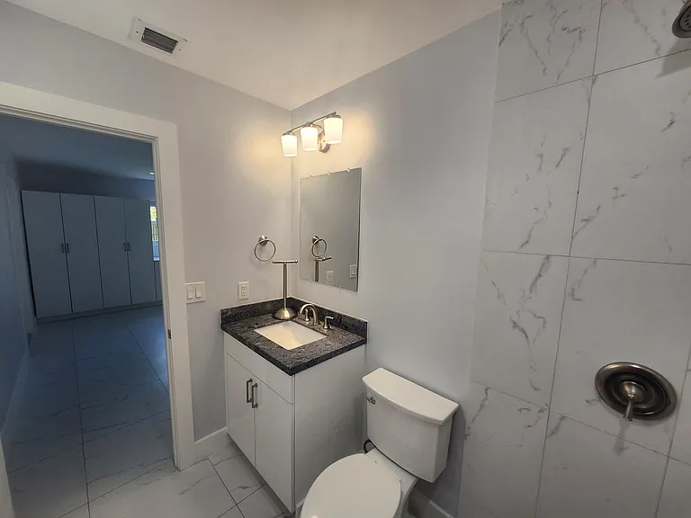 511 N 60th Way E #EAST — Photo 13