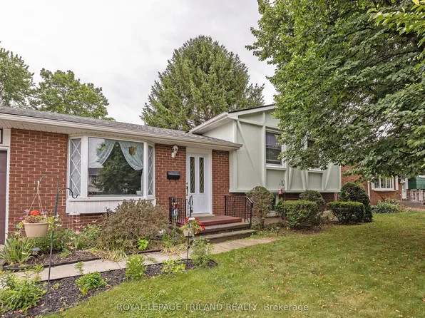 15 Confederation Dr, Saint Thomas, ON N5P 3P1
