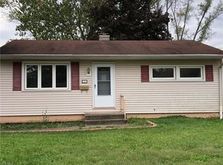 2261 Stewart Dr NW, Warren, OH 44485