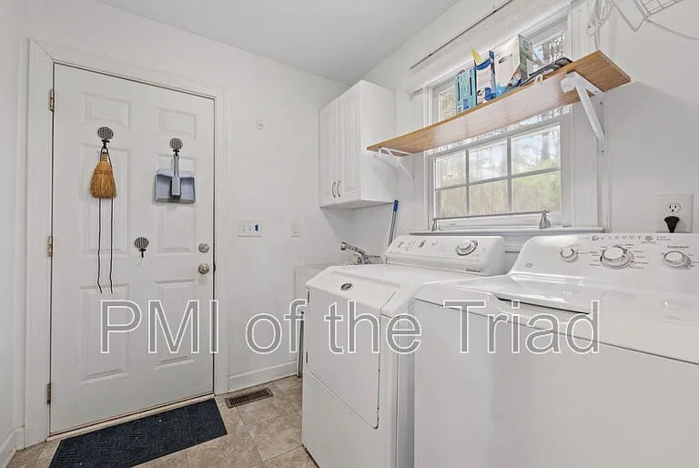 2766 Briaroak Dr — Photo 15