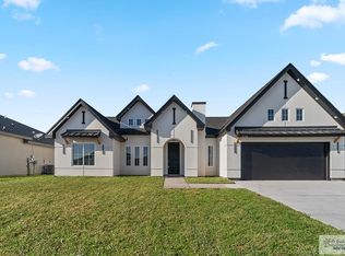 320 Brooks Cir S, La Feria, TX 78559