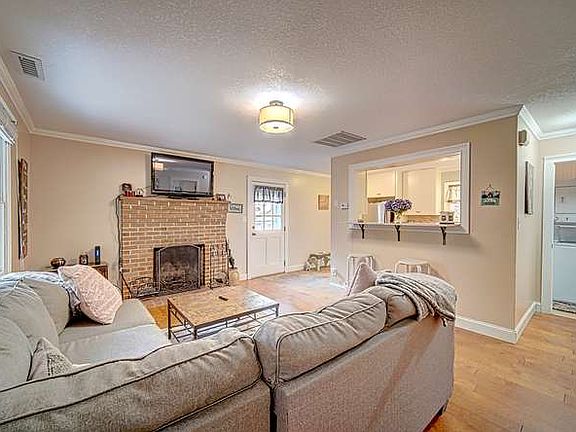 2nd image of 80 Celtic Ln