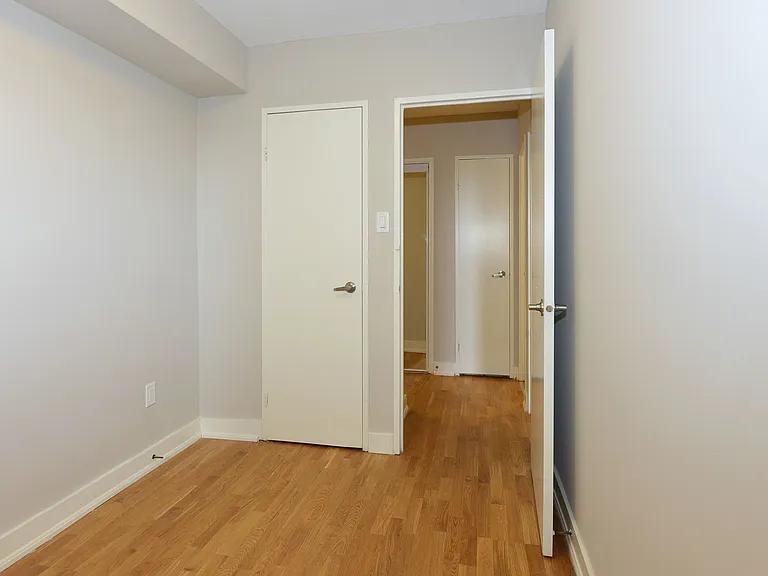 230 Oak St — Photo 39