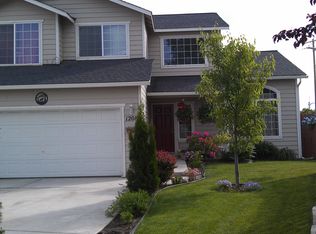 1208 Maxwell Ct, Grandview, WA