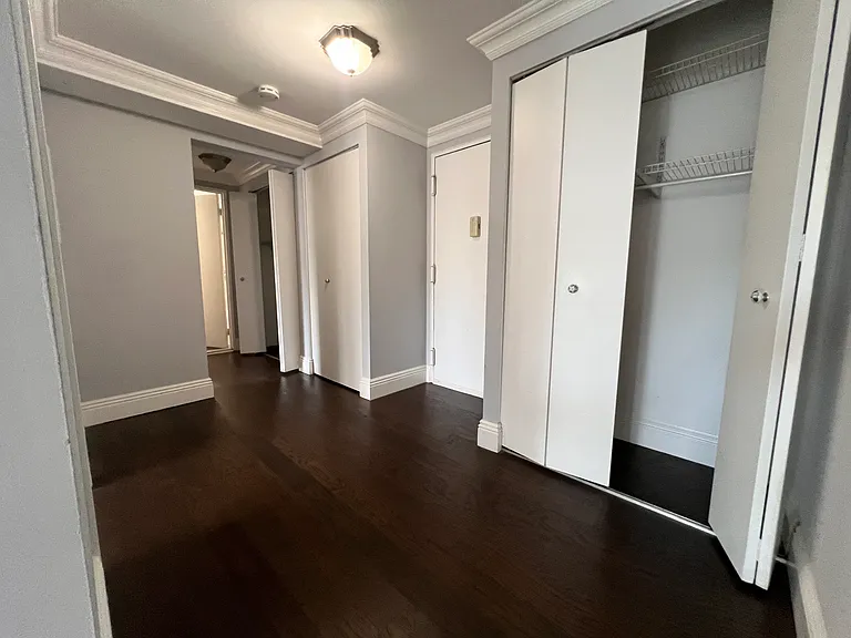 555 Gorge Rd #3J — Photo 8
