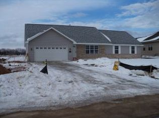1518 Hunter Ave, Fond Du Lac, WI 54937