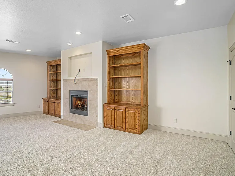 7713 Lakeview Cir — Photo 24