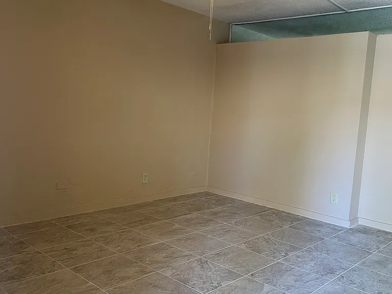 2501 NE 11th St #6 — Photo 30