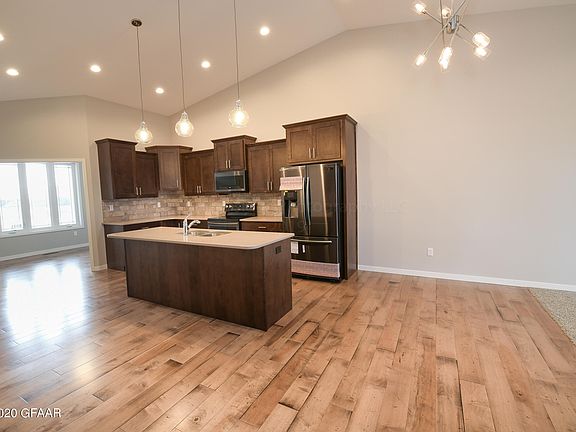 3rd image of 6021 Magnolia Dr