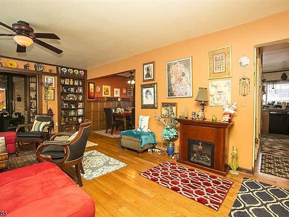 2nd image of 31 Hooper Ave