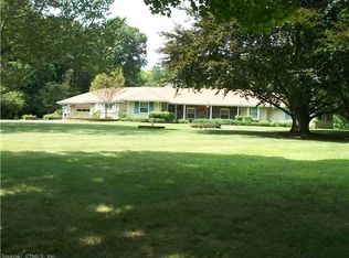 18 Whiting Farm Rd, Branford, CT 06405