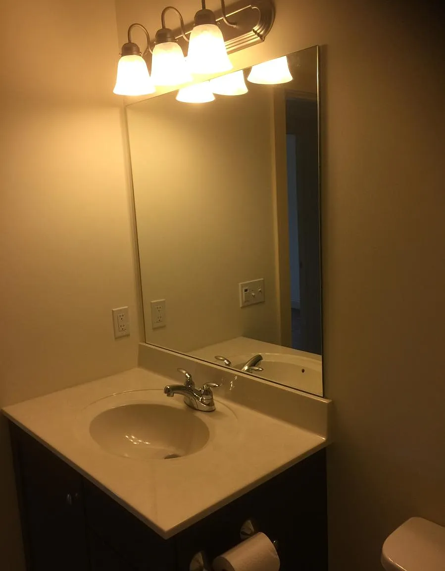 3 bed, 2346 sqft, $4,200 — Photo 4